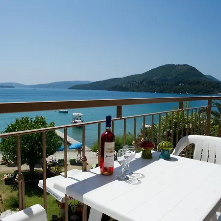 Akrogiali Gæstehus Nydri (Lefkada)